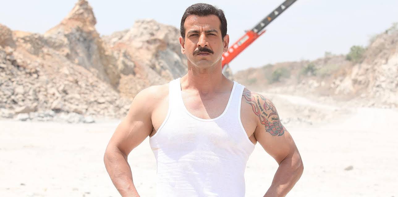 Boss (2013)
