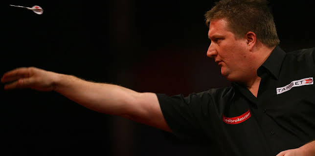 11:15 PM: Darts Gold: Lloyd v Van Barneveld | Sky Sports F1 | 12/20 2025