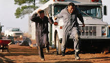 MAD ACTION: 'FUGITIVOS ENCADENADOS'