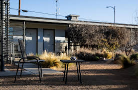 (re)motel: Thunderbird