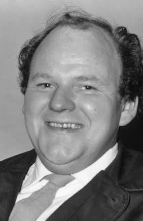 Roy Kinnear as 