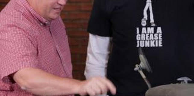 19:38: Joyas sobre ruedas: Land Rover IIA de 1965 | Discovery Max | 2/25 2026