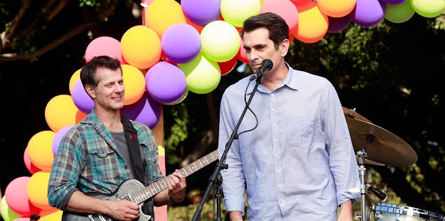 11:00 AM: Modern Family | E4 | 11/13 2025