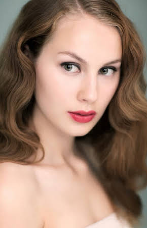 Saga Sarkola as 