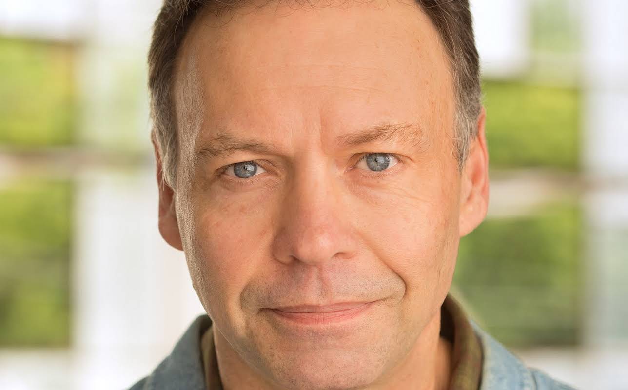 Roger Hewlett