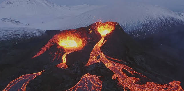 10:00 PM: Ancient Aliens 17 | History | 11/28 2025