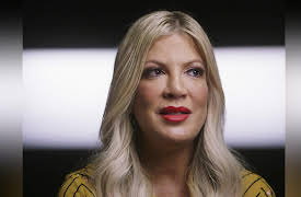 Famously Afraid, Season 1: Tori Spelling