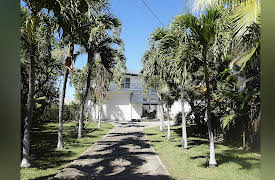 Hawaii Hunters, Season 1: Pet-Friendly Paradise