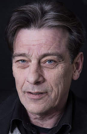 Stephan Apelgren as Director