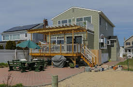 Beach Hunters: A Family Looks to Move to Long Island's Waterfront