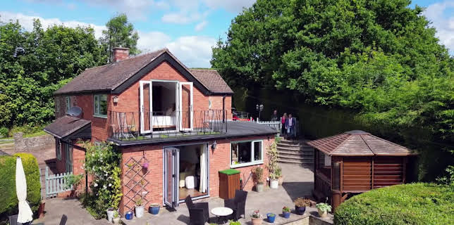 10:30: En plats på landet (S32 E28) (S32) | TV8 | 12/27 2025