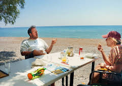 Tuva & Ronny- eit lite hotell i Hellas: Vi treng hjelp!