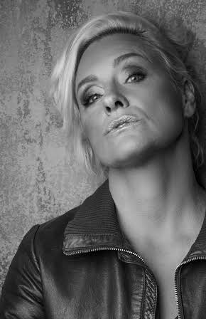 Regina Lund as 