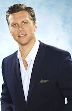 Hayes MacArthur som Ron