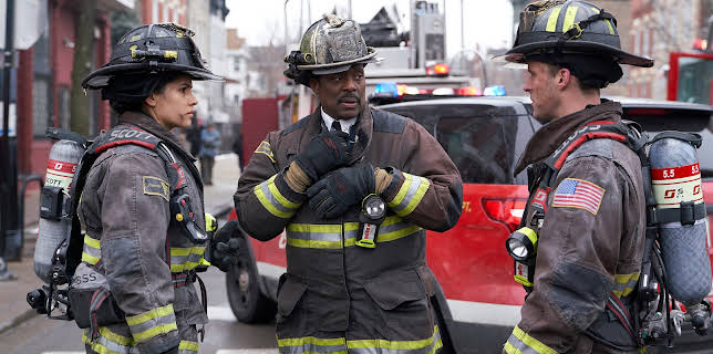 03:30: Chicago Fire (S7 E17) (S7) | Viasat Series | 11/15 2025