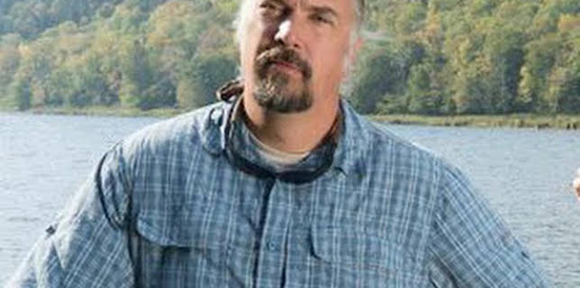 22:00: Restauradores de cabañas: Cabaña familiar para rafting en Pilsbury | Discovery | 2/24 2026