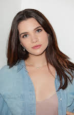 Katie Stevens como 