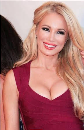 Lana Kinnear as 
