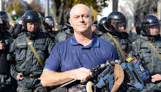 Ross Kemps extrema värld (S4 E1)