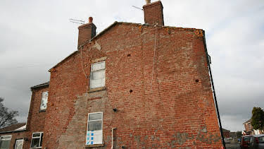 12:00 PM: DIY SOS (S22 E3) (S22) | W | 1/8 2026