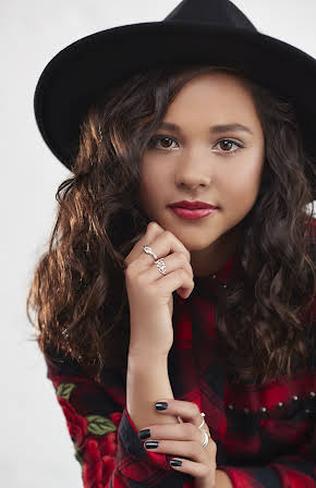 Breanna Yde as 