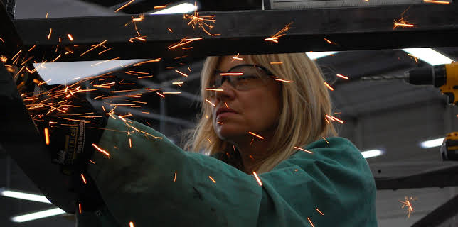 04:05: Overhaling (S6 E4) (S6) | MAX | 3/5 2026