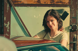 Glitter: Välkommen till klubben