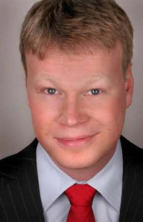 Johan Glans as 