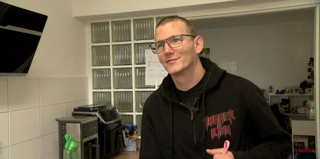 17:05: Hartz Rot Gold (S3 E16) (S3) | RTL 2 | 2/23 2026