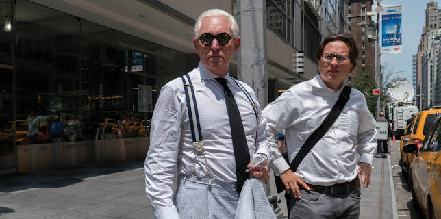 Pásame con Roger Stone (2017)