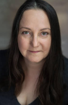 Carolyn Saint-Pé as 