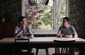 Eristyksissä (At Home Finland): Honeymoon