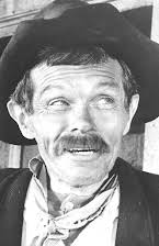 Walter Burke como Morris