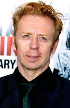 Pete Travis como Director