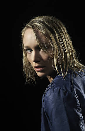 Sophie van Winden as 