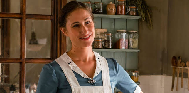 15:35: Seaside Hotel (S05/E03) | One | 2/2 2026