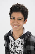 Vinicius Damasceno as 