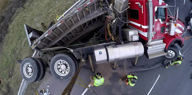 07:00: Heavy Rescue: 401 (S6 E10) (S6) | TV10 | 11/28 2025