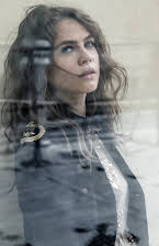 Olivia Luccardi som Chloe