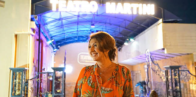 9:00 AM: Holidaying with Jane McDonald: Florida (S1 E1) (S1) | 5 Select | 11/10 2025