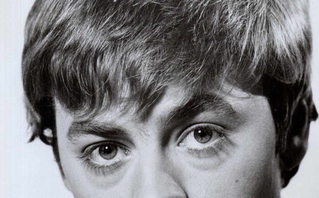Hywel Bennett