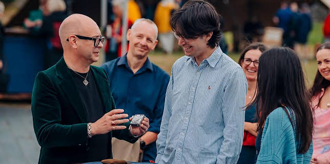 6:45 AM: Antiques Roadshow (S48) | BBC Two | 12/1 2025