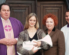 Pfarrer Braun: Drei Särge und ein Baby