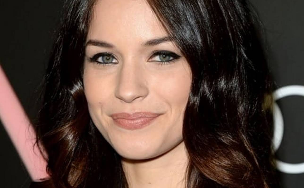 Alexis Knapp