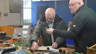 13:30: På skattejakt i Yorkshire: Leiketøy, dokker og teddybjørnar | NRK 1 | 4/4 2026