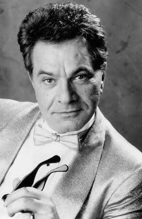 Dick Shawn as Sylvester Marcus