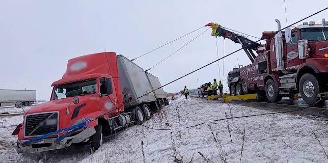 07:00: Heavy Rescue: 401 (S6 E5) (S6) | TV10 | 11/21 2025