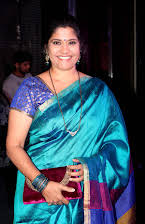 Renuka Shahane como Director