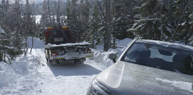 18:00: Frusna vägar (S10 E7) (S10) | TV3 | 11/11 2025