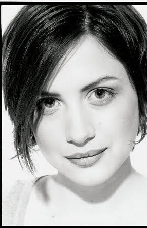 Andrea Sheldon as Tracey Seavers